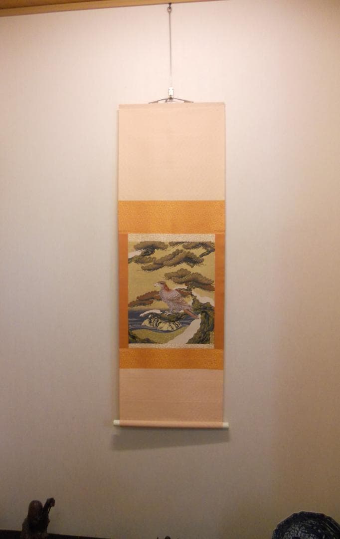 掛け軸 狩野永徳 松鷹図 国宝 刺繍 希少 紋織掛軸 絵 織物 掛軸 美品 です