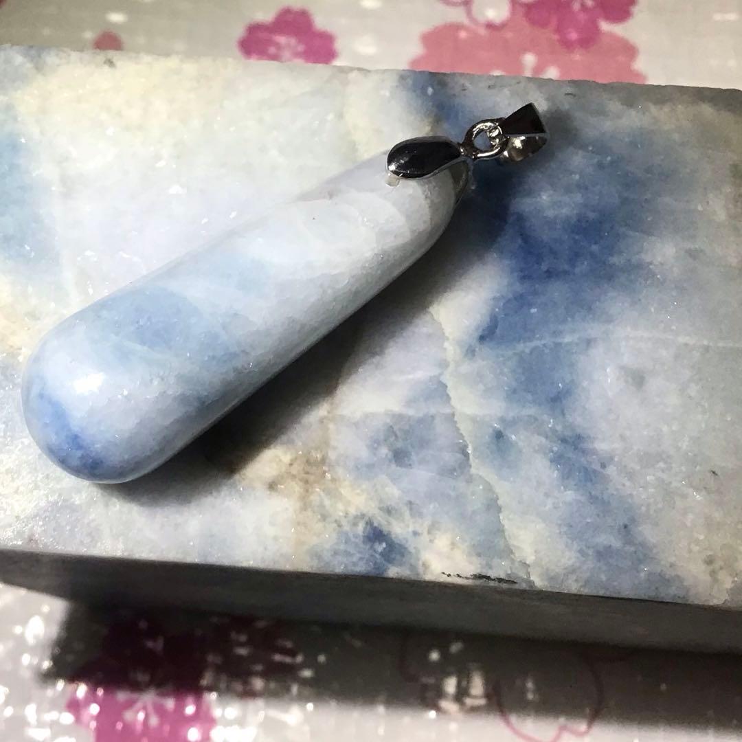 コン沢翡翠　ペンダントトップ　雫型