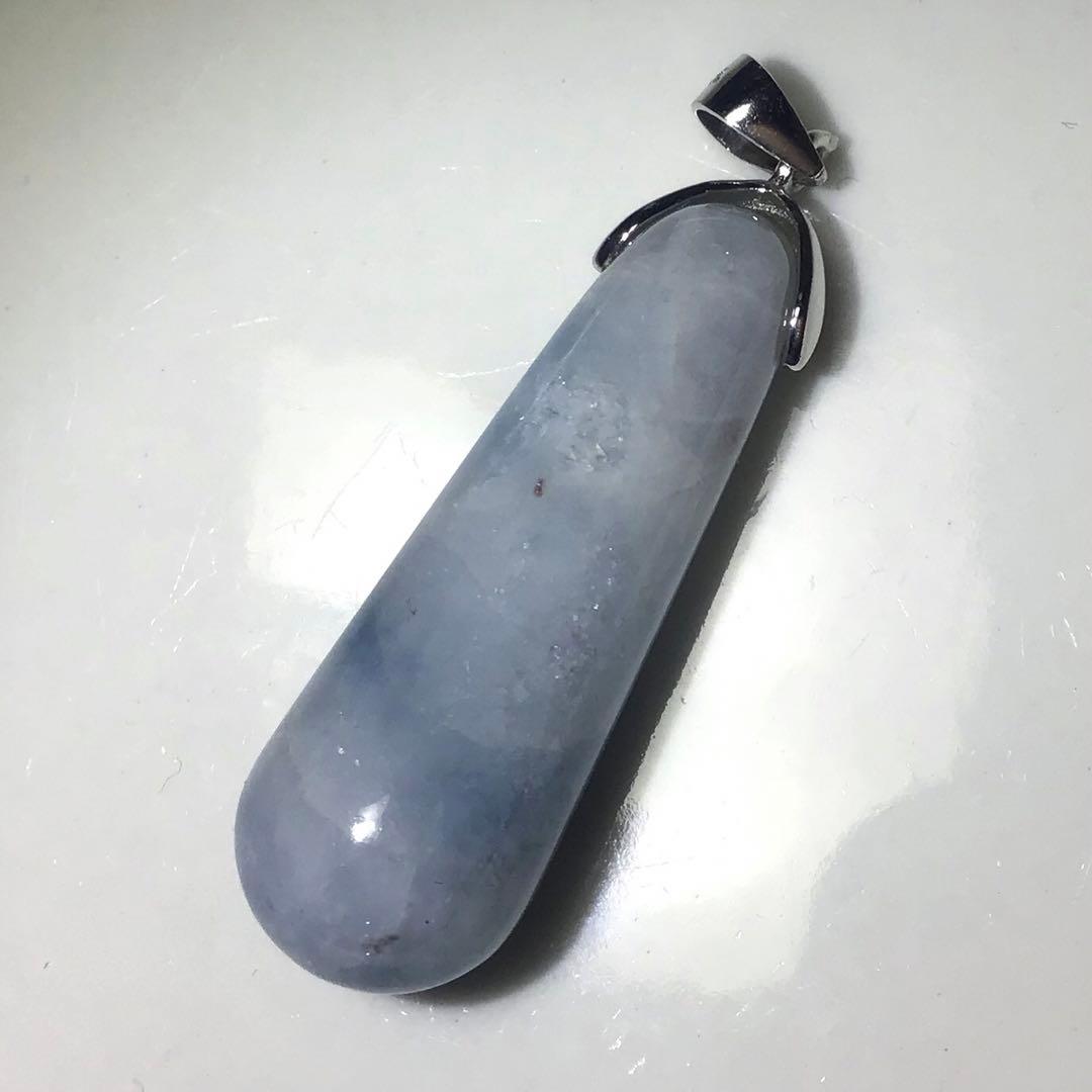 コン沢翡翠　ペンダントトップ　雫型