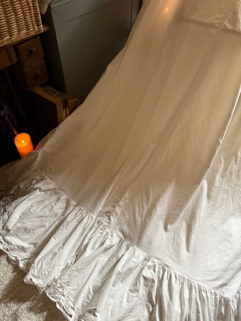 SALE❣️フランスアンティークஐ⋆*フリフリ花柄刺繍のベッドカバー