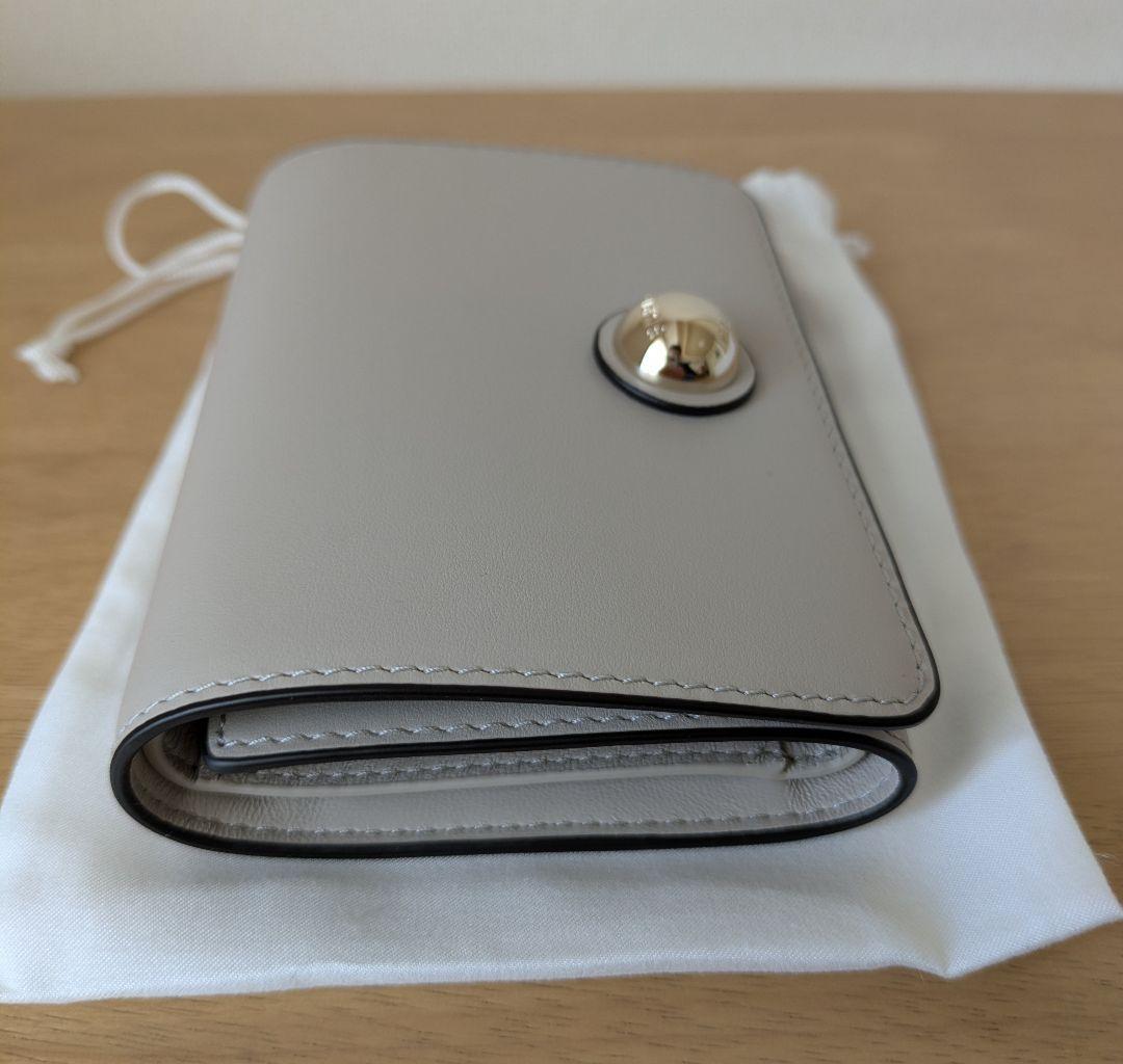 新春セール【新品・未使用】FURLA折り財布