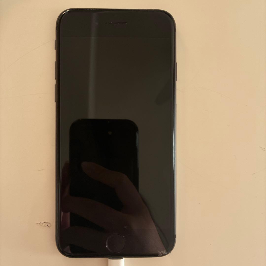 iPhone8 本体　64GB