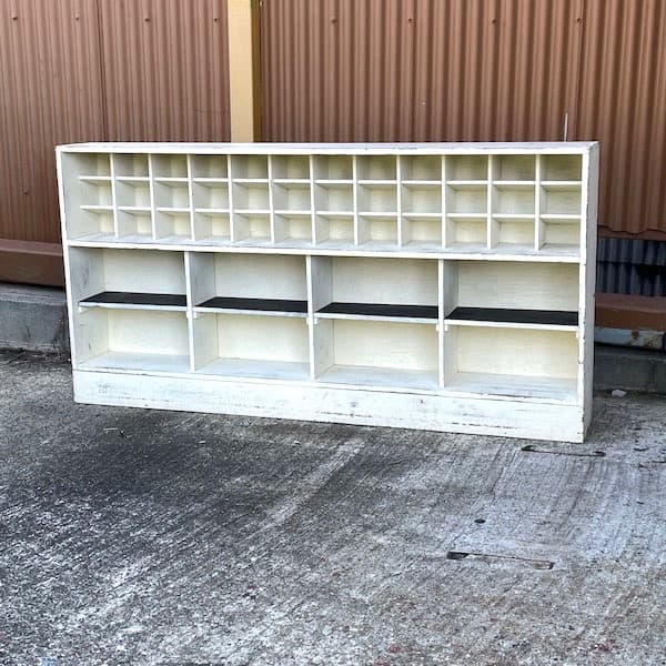 ビンテージ　レターケース　陳列棚　サイドボード　店舗家具　フレンチシャビィ