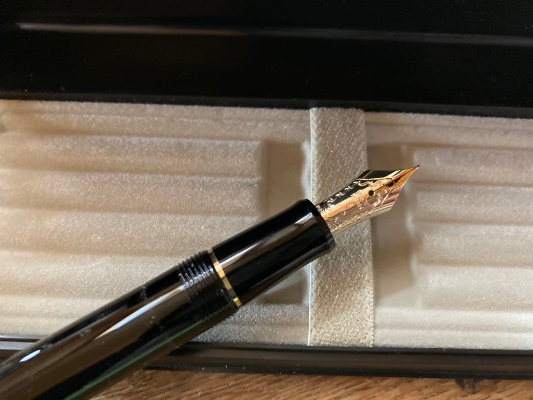 パイロット カスタム 74 万年筆 ブラック F（細字）