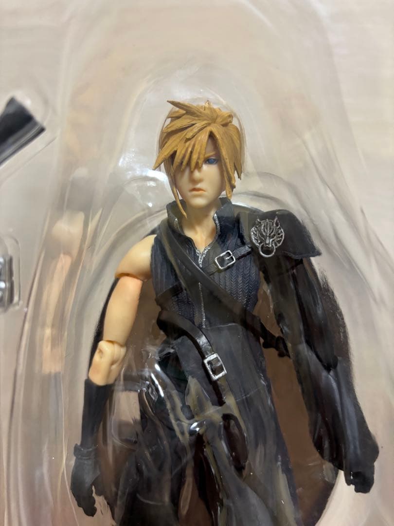 ファイナルファンタジー7アドベントチルドレン プレイアーツ クラウド＆フェンリル