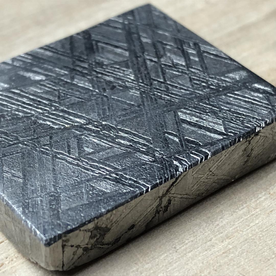 ムオニオナルスタ隕石　メッキ処理済み　　 鉄隕石　重さ約37ｇ