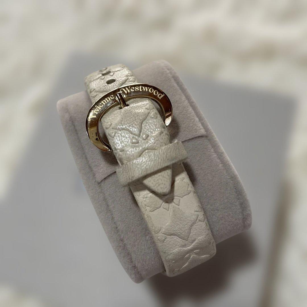 【美品、希少】ヴィヴィアンウエストウッド　腕時計　オーブチャーム付き　箱あり