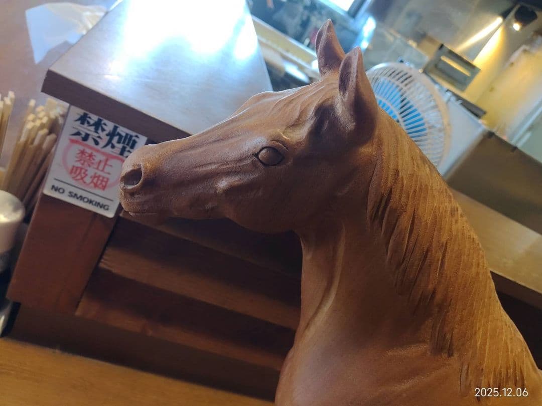 木製馬の彫刻 　古民家から見つけました