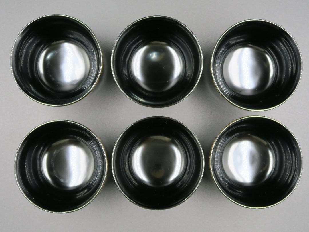 【輪島塗】亀甲松沈金 三段重 重台 天然木 共箱 亀甲松沈金 吸物椀 六客 箱無