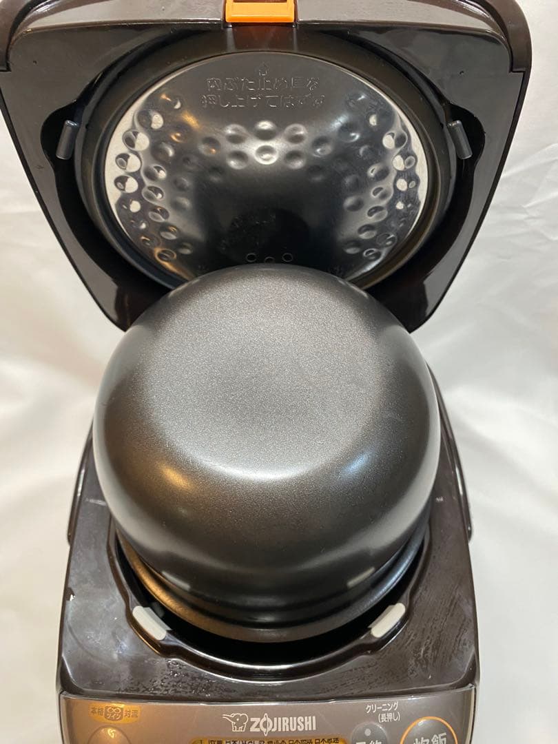 象印 Zojirushi NP-GP05E9炊飯器 2023年製　3合炊き