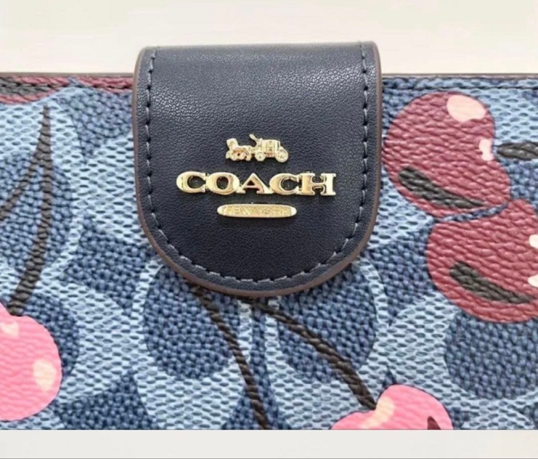 COACH チェリー柄 二つ折り財布　CZ342