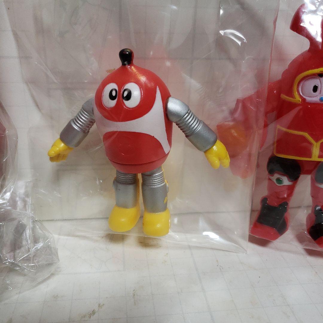 特撮ロボコン、はっちゃん、カブタック、ソフビフィギュアセットです。