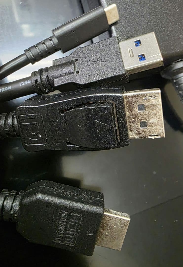 液タブ・ペンタブ wacom cintiq pro 24 DTK-2420K