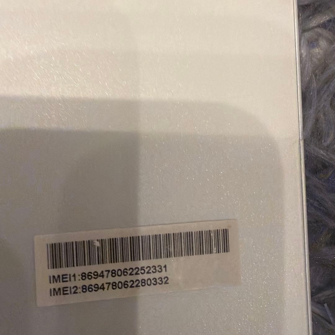 ホワイト スマートフォン デュアルカメラ