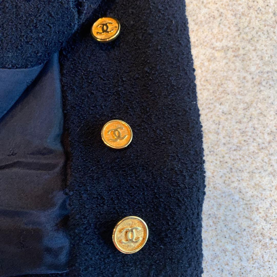 CHANEL シャネル　スカート　ツイード　ブラック CHANELのボタン付き