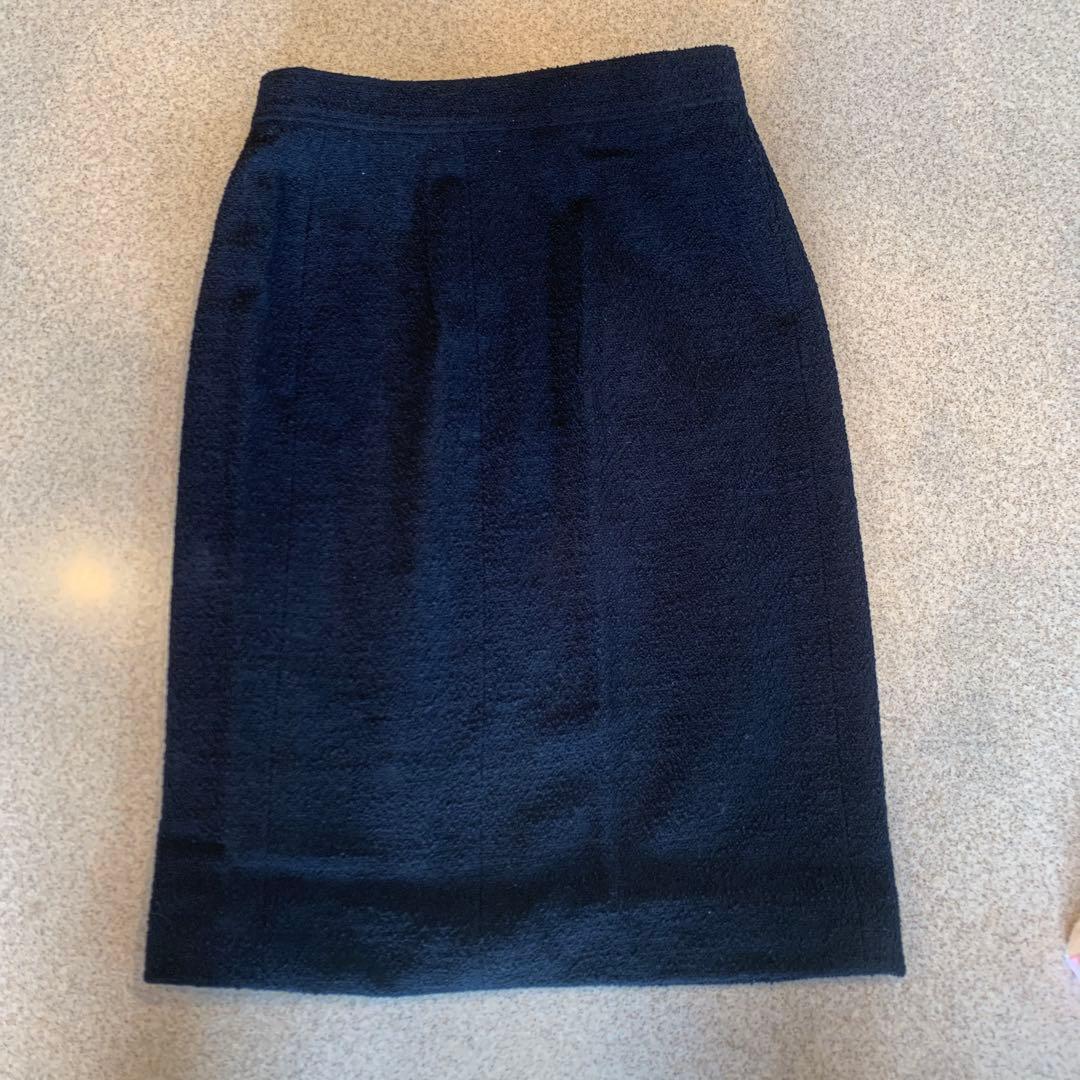 CHANEL シャネル　スカート　ツイード　ブラック CHANELのボタン付き