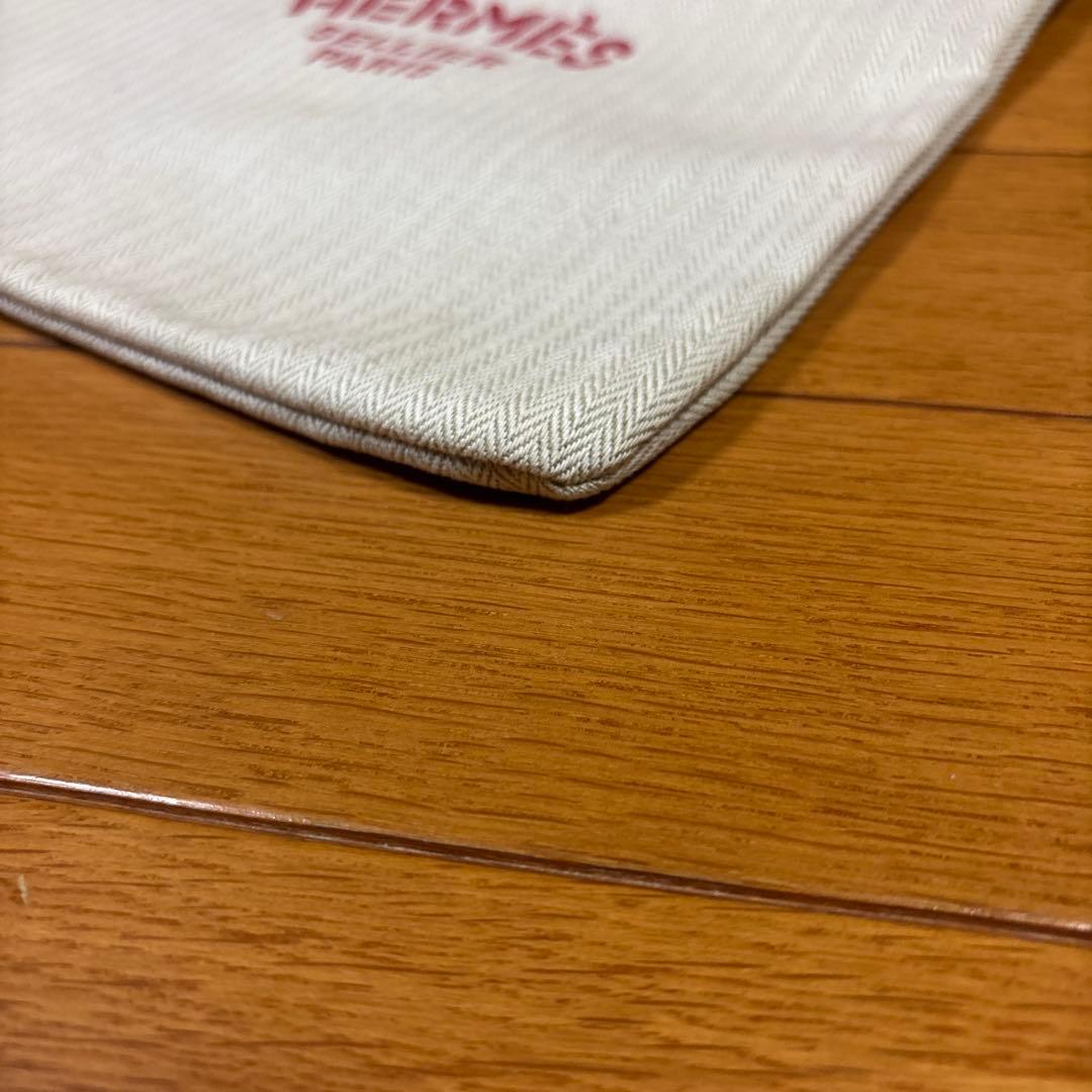 HERMÈS エルメス 巾着ポーチ ロゴ入り 紐付き ベージュ系
