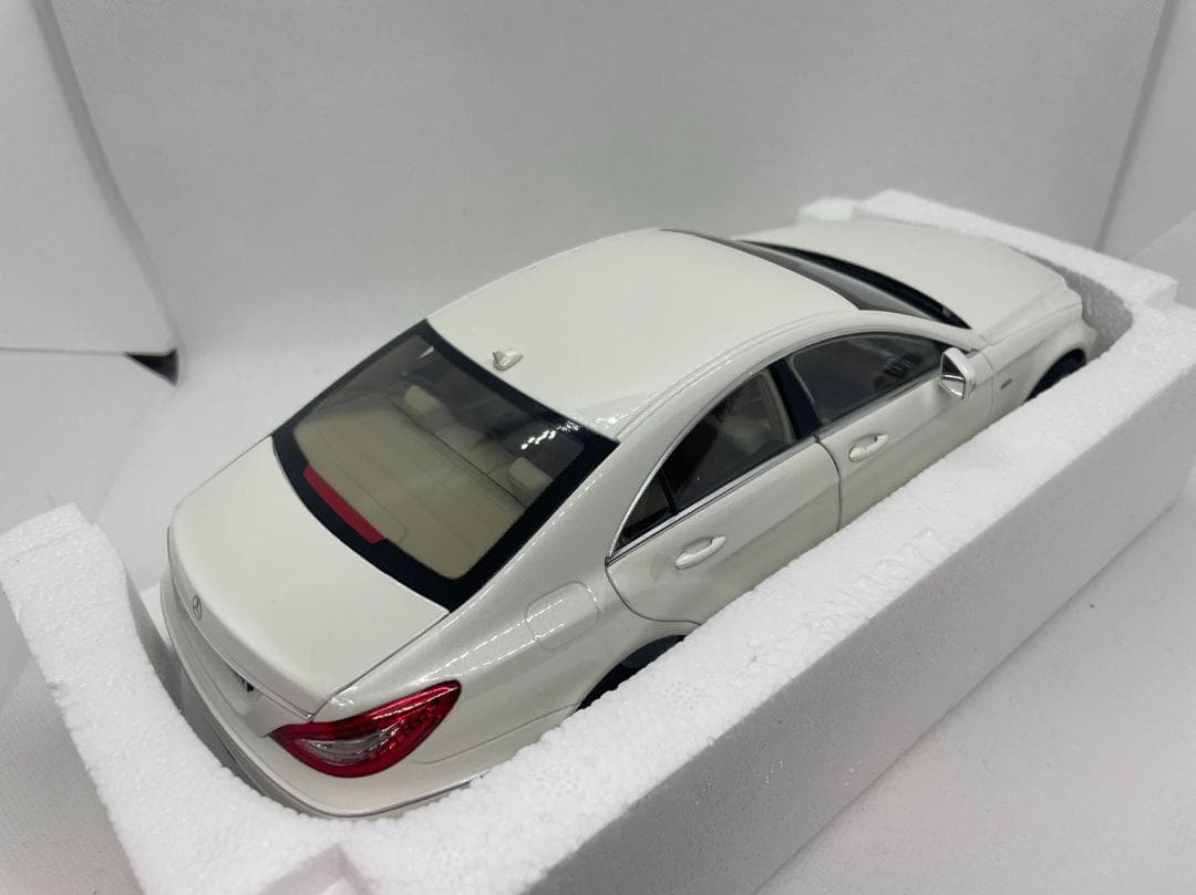 304-030 ノレブ 1/18 メルセデスベンツ CLS Coupe