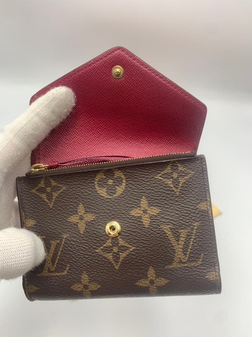ルイヴィトン モノグラム ポルトフォイユ ヴィクトリーヌ 三つ折り財布 P55