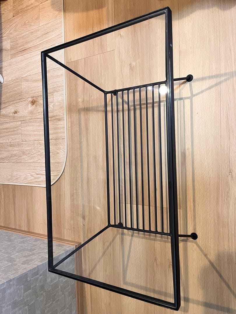 unico ガラスローテーブル　ウニコ