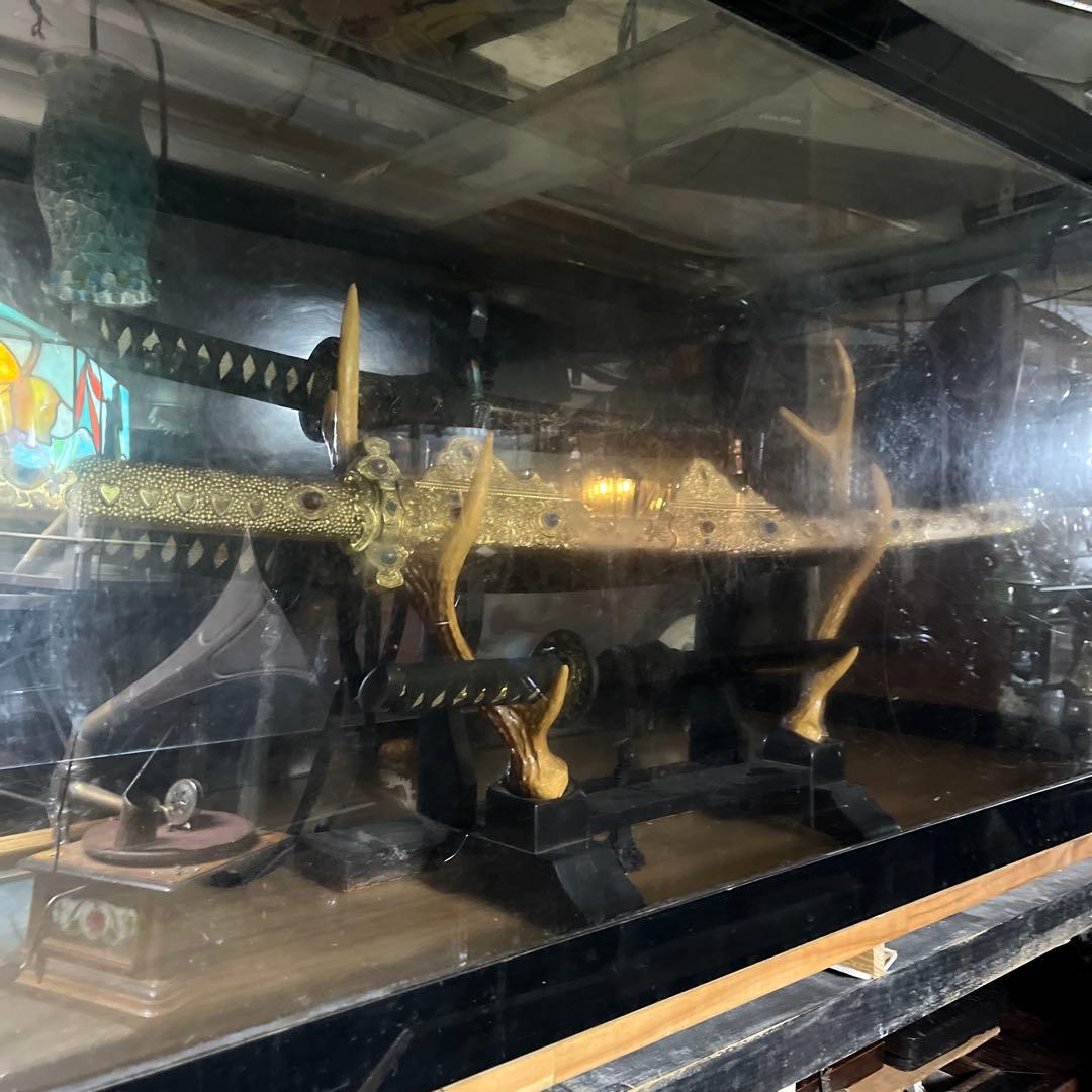 梨地螺鈿金装飾剣 (なしじらでんきんそうのかざりたち) 、レプリカ 、模造刀