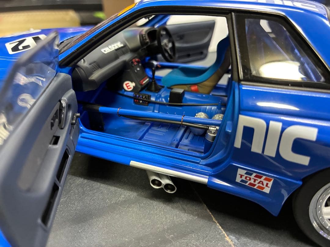 オートアート 1/18 日産スカイラインGT-R R32 カルソニック1990