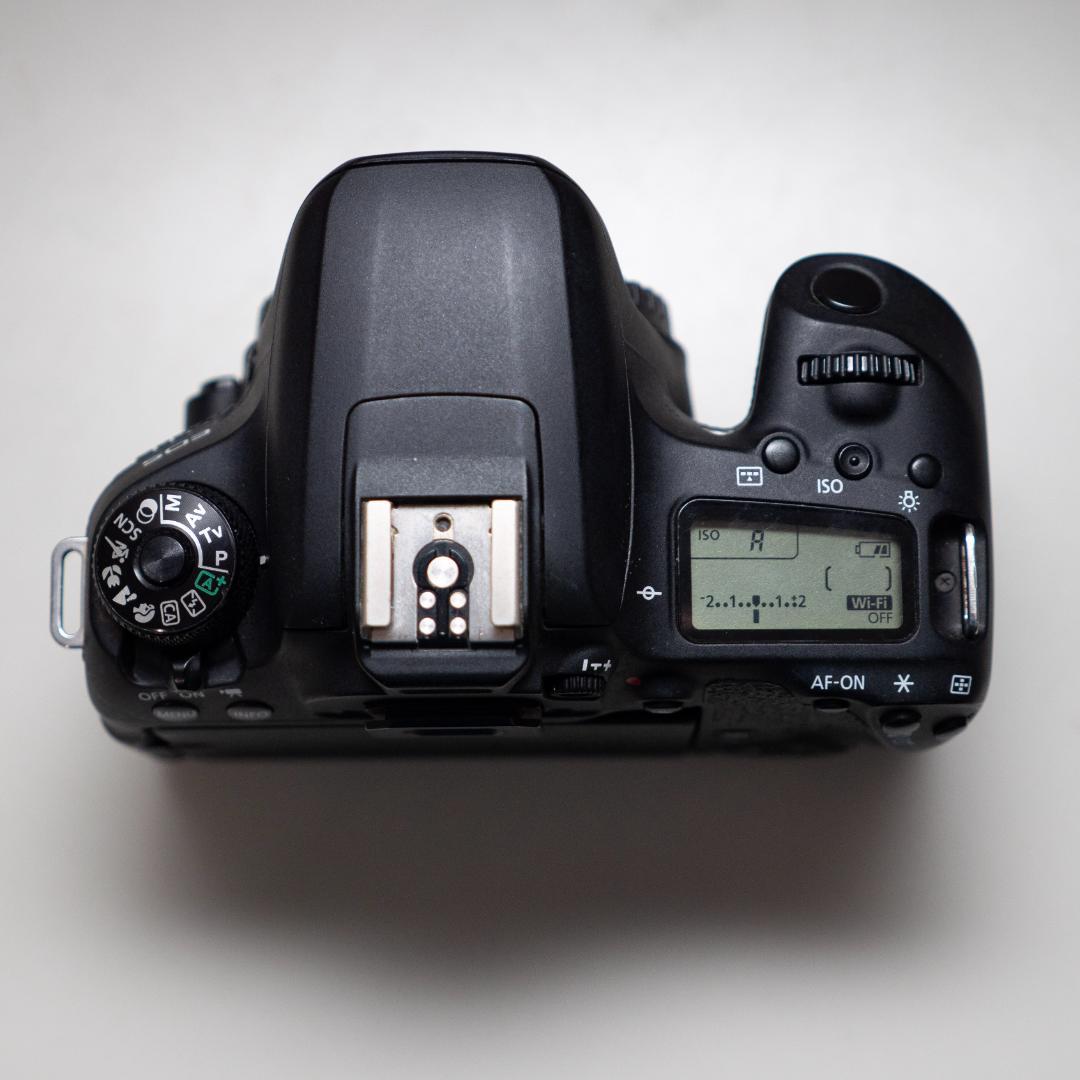 Canon EOS 9000D デジタル一眼レフカメラ