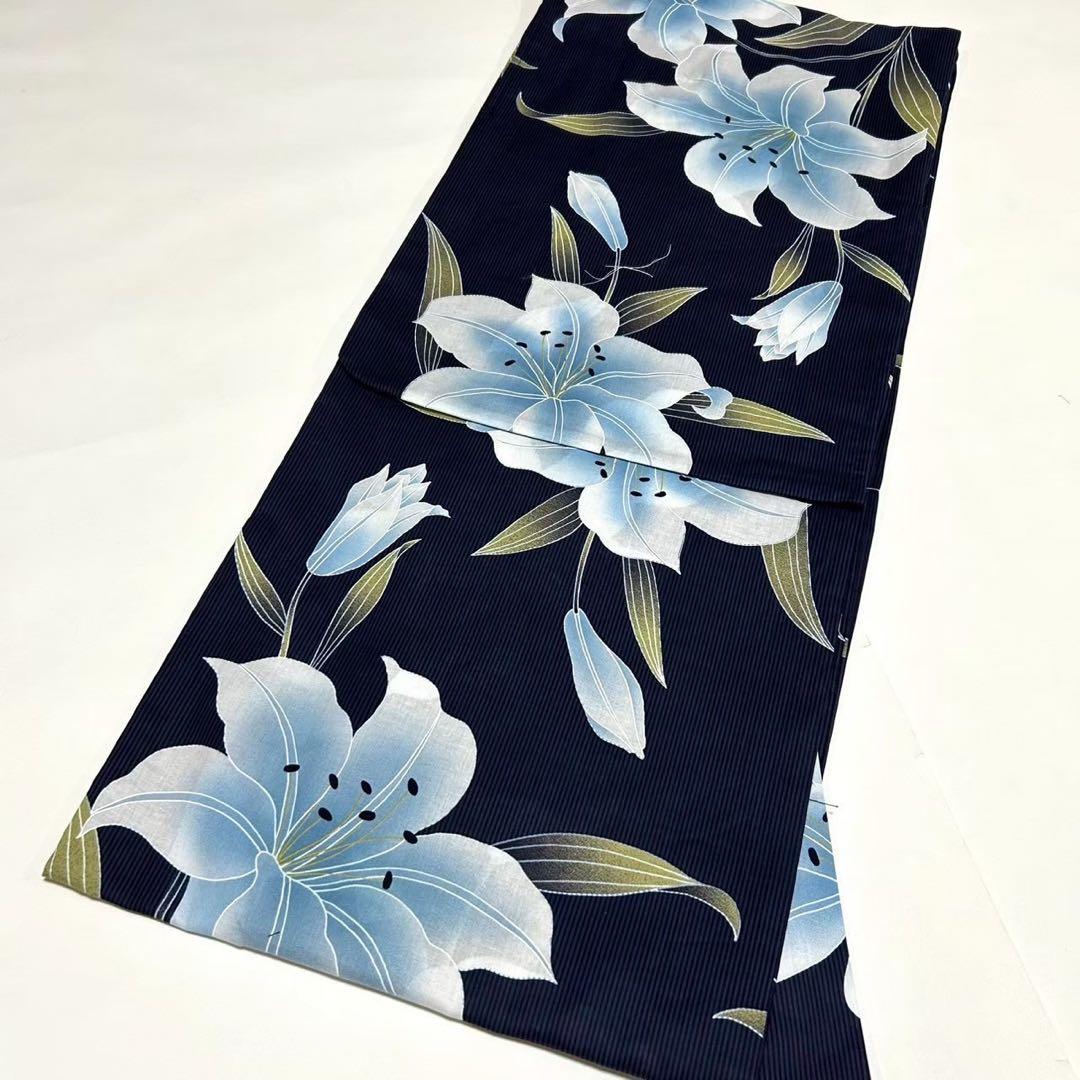 浴衣　大きめサイズ　浴衣 4L 百合　濃紺　帯　2点　新品　未使用　0808⑥