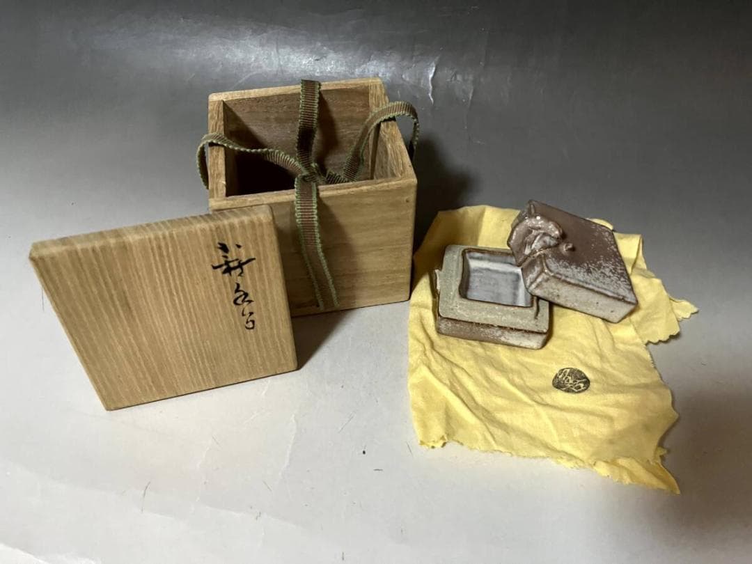 香合■波多野善蔵 指月窯 萩焼窯 扇芝庵 四角 葉 共箱 時代物 骨董品■