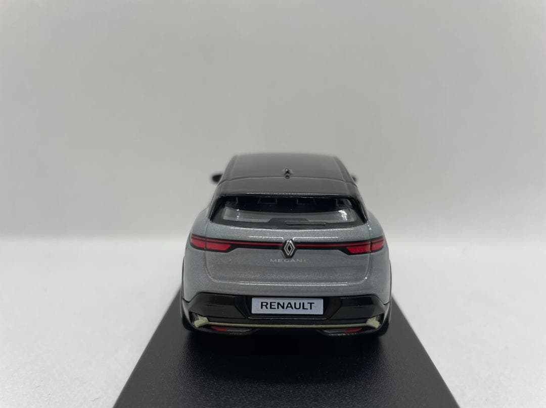 404-161 ノレブ 1/43 プジョー 5008 GT Black Pack