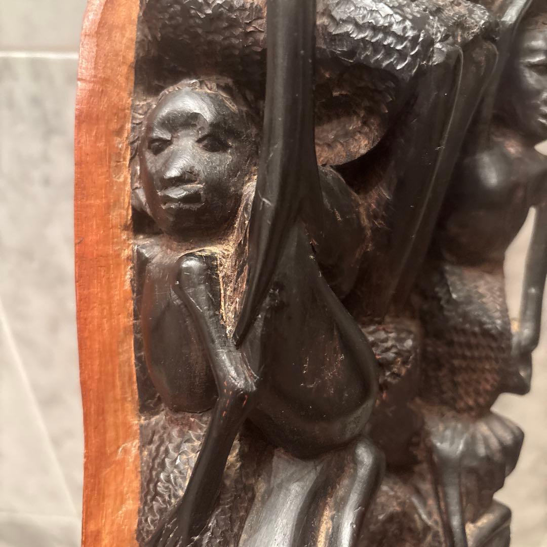 アフリカンアート　芸術的なマコンデアート　家族愛を感じるマコンデウジャマ