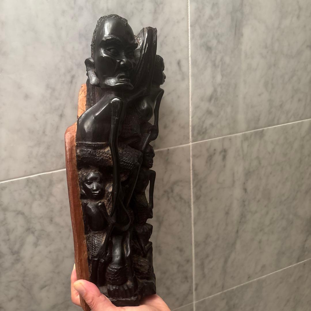 アフリカンアート　芸術的なマコンデアート　家族愛を感じるマコンデウジャマ