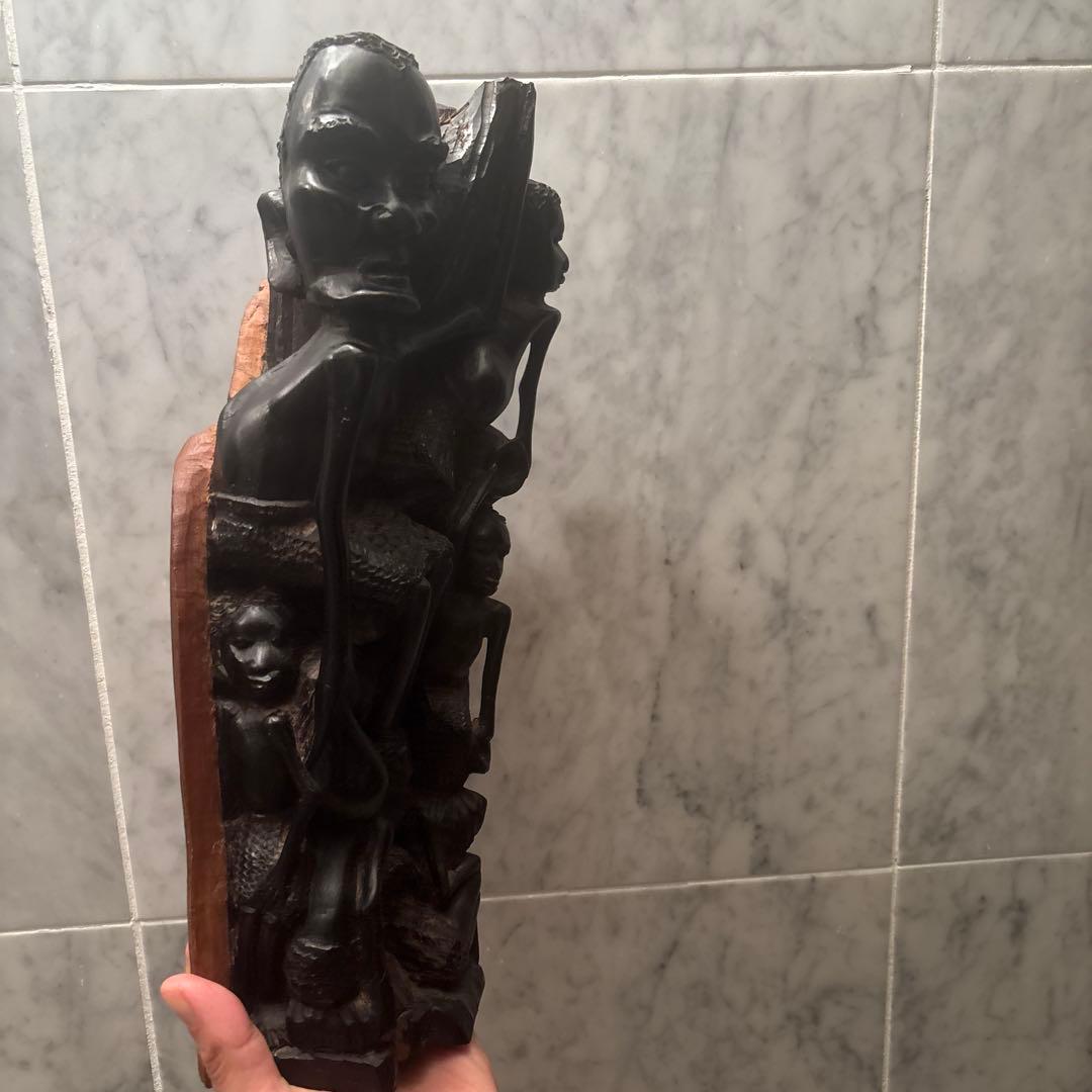 アフリカンアート　芸術的なマコンデアート　家族愛を感じるマコンデウジャマ