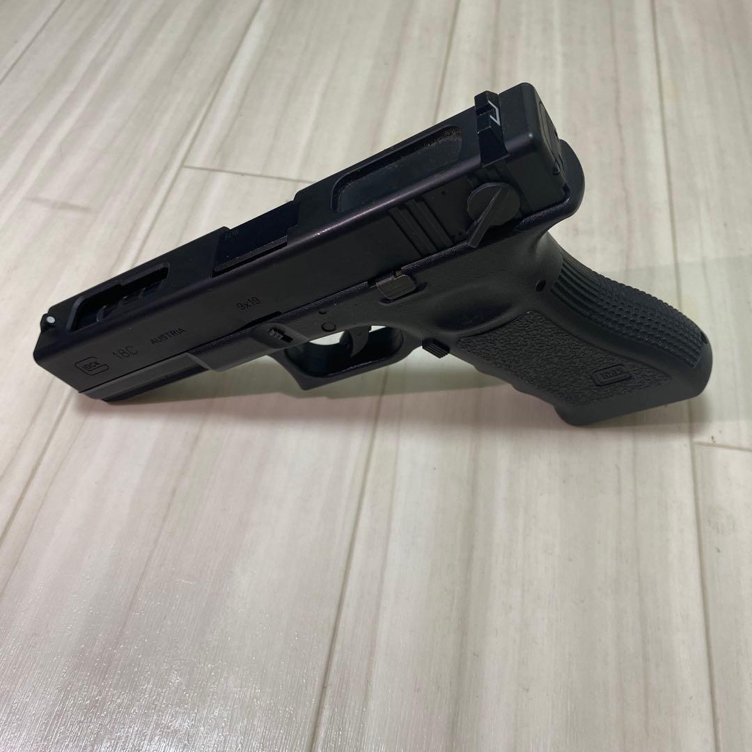 Glock18Cガスガン ブラック 2マガジン付き