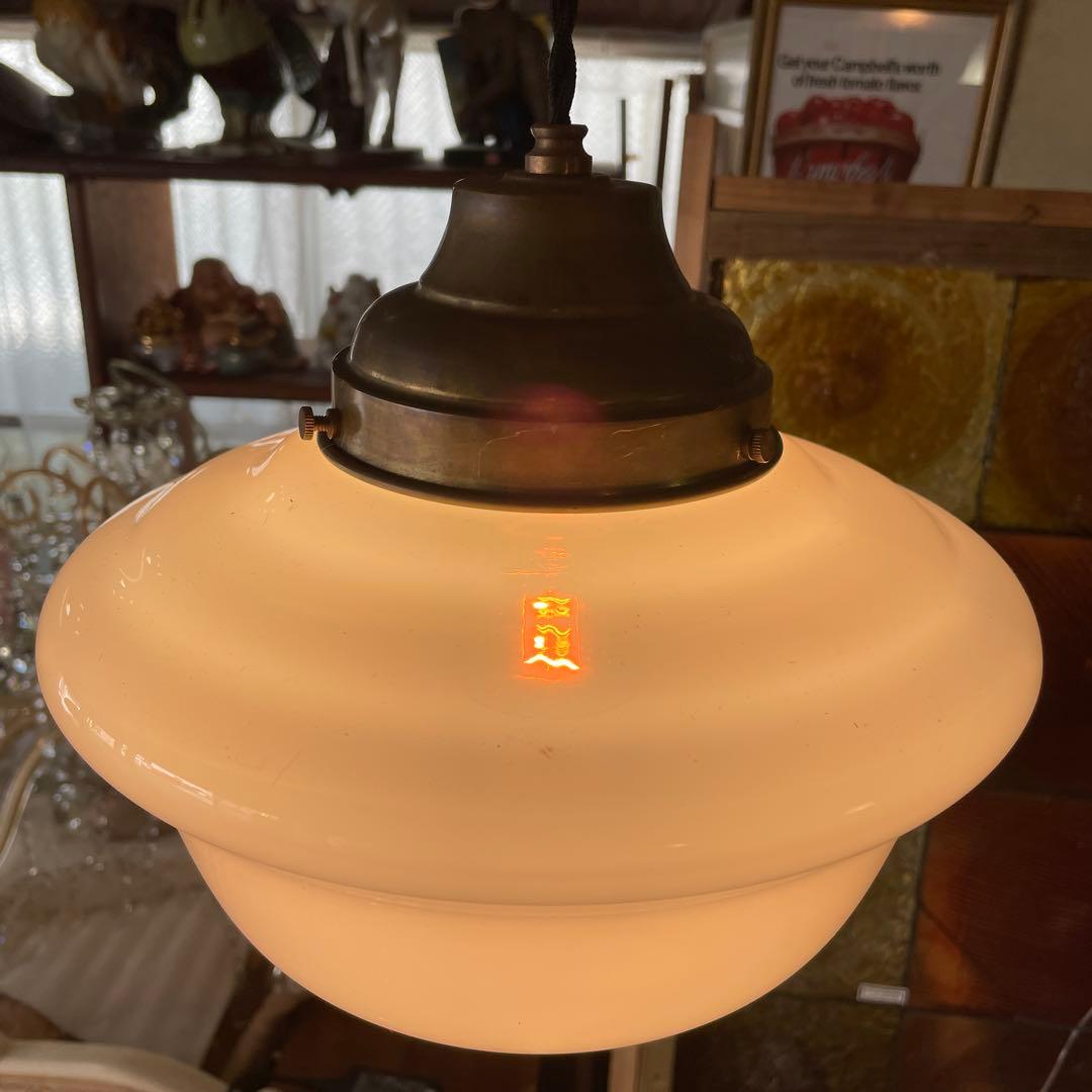 アンティーク・ミルクガラス天井吊り下げ ランプ