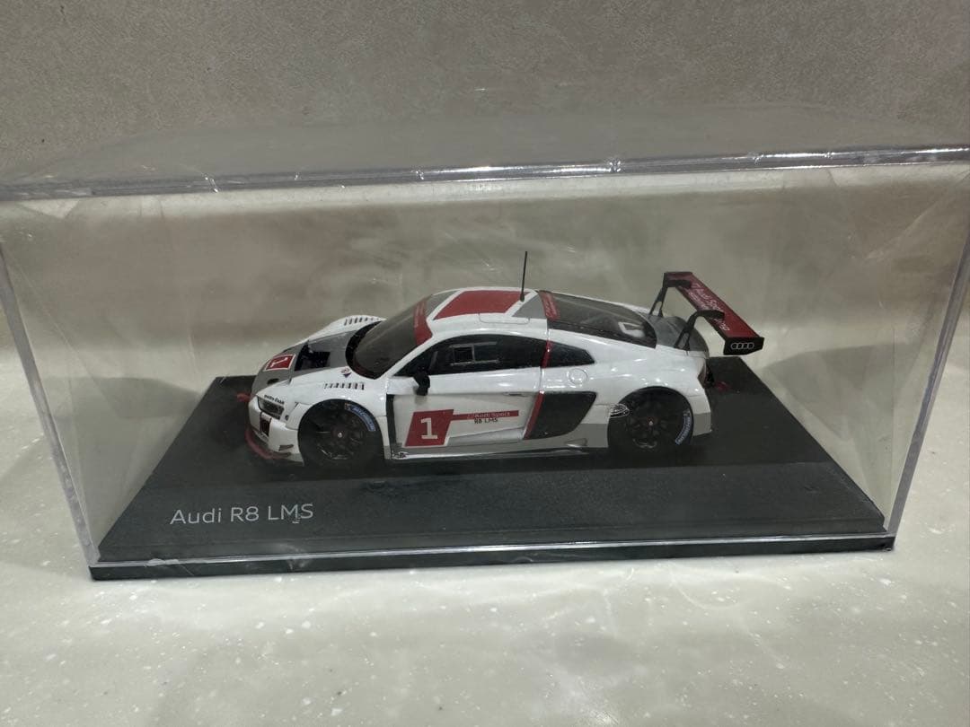 Audi R8 LMS ミニカー　アウディスポーツ　カスタマーレーシング　ドイツ
