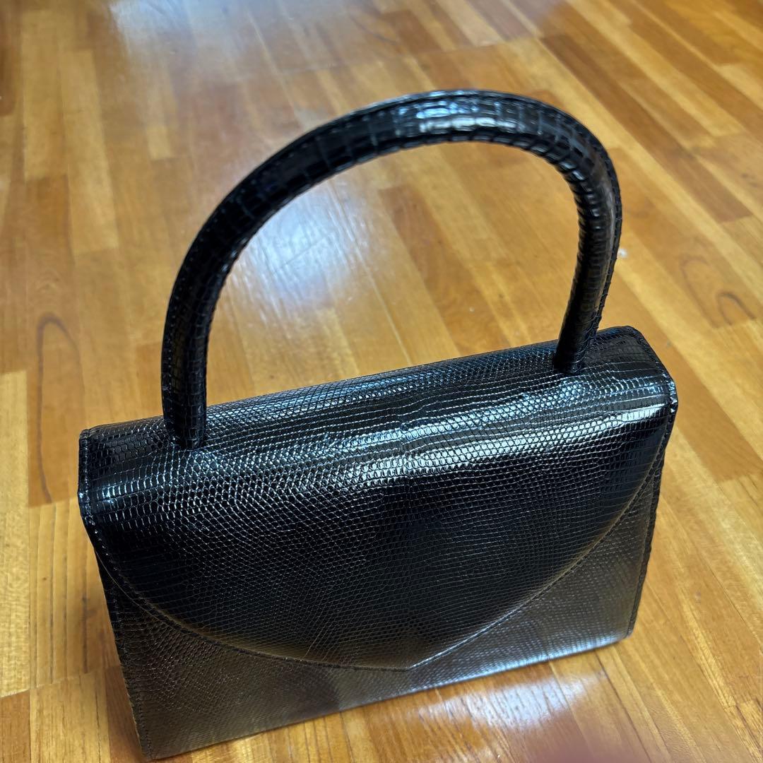 YVES SAINT LAURENT イヴサンローラン型押しトップハンドルバッグ