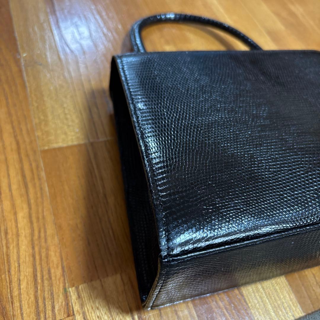 YVES SAINT LAURENT イヴサンローラン型押しトップハンドルバッグ