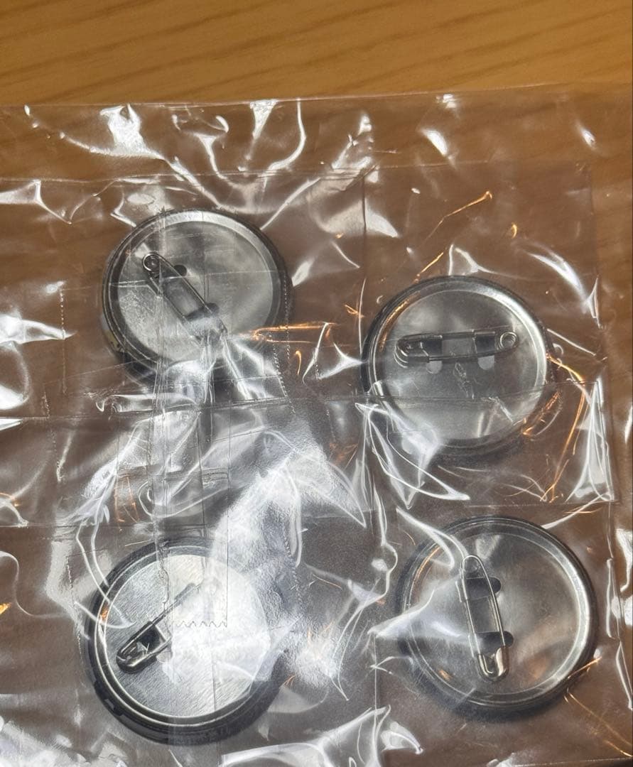 家庭教師ヒットマンREBORN 雲雀恭弥　獄寺隼人　コスパ　缶バッジ　セット