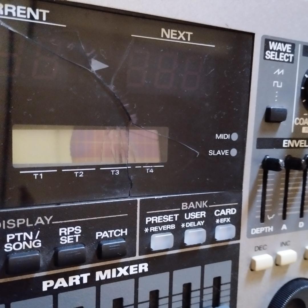 【ジャンク品】Roland MC-505 Groovebox リズムマシン