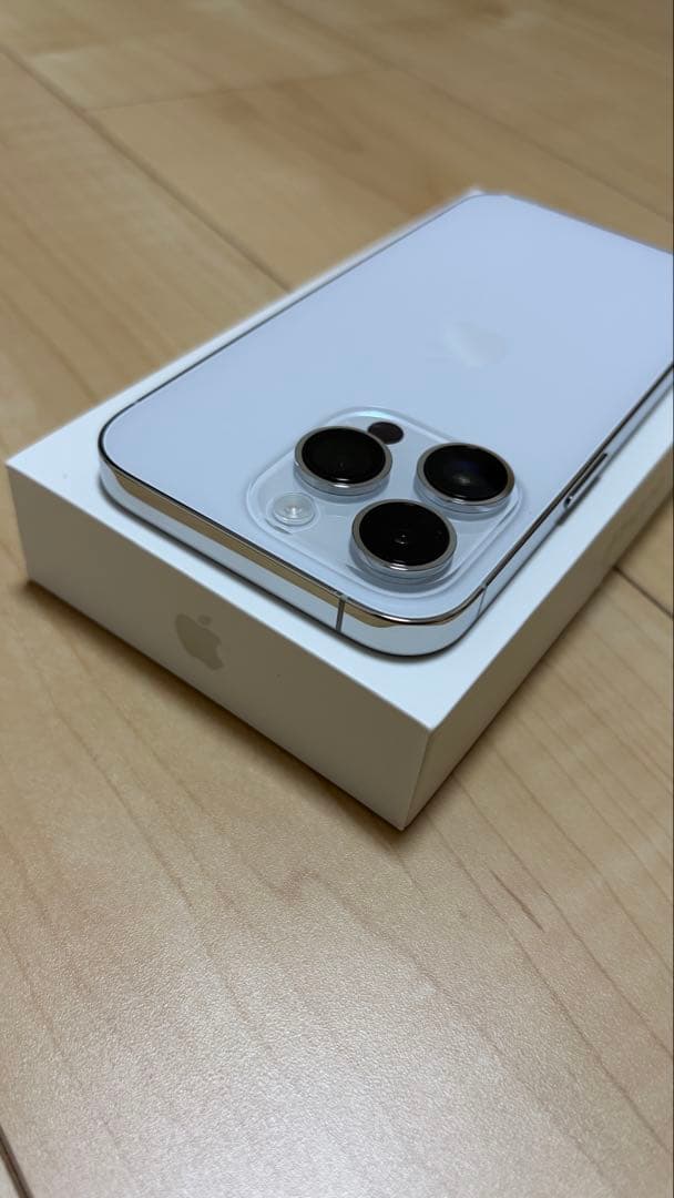Apple iPhone 14 Pro シルバー