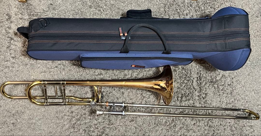 HOLTON テナーバストロンボーン 本体 ソフトケース付き