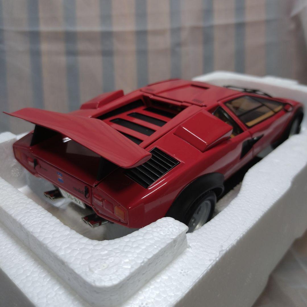 モデルカー 1/18「ランボルギーニ カウンタック ウォルターウルフ」京商