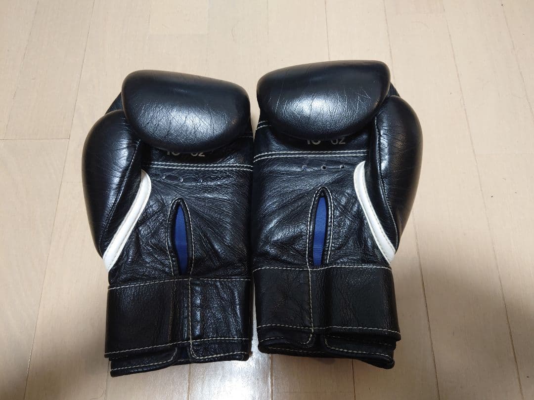 ウ*グ様 Winningボクシンググローブ