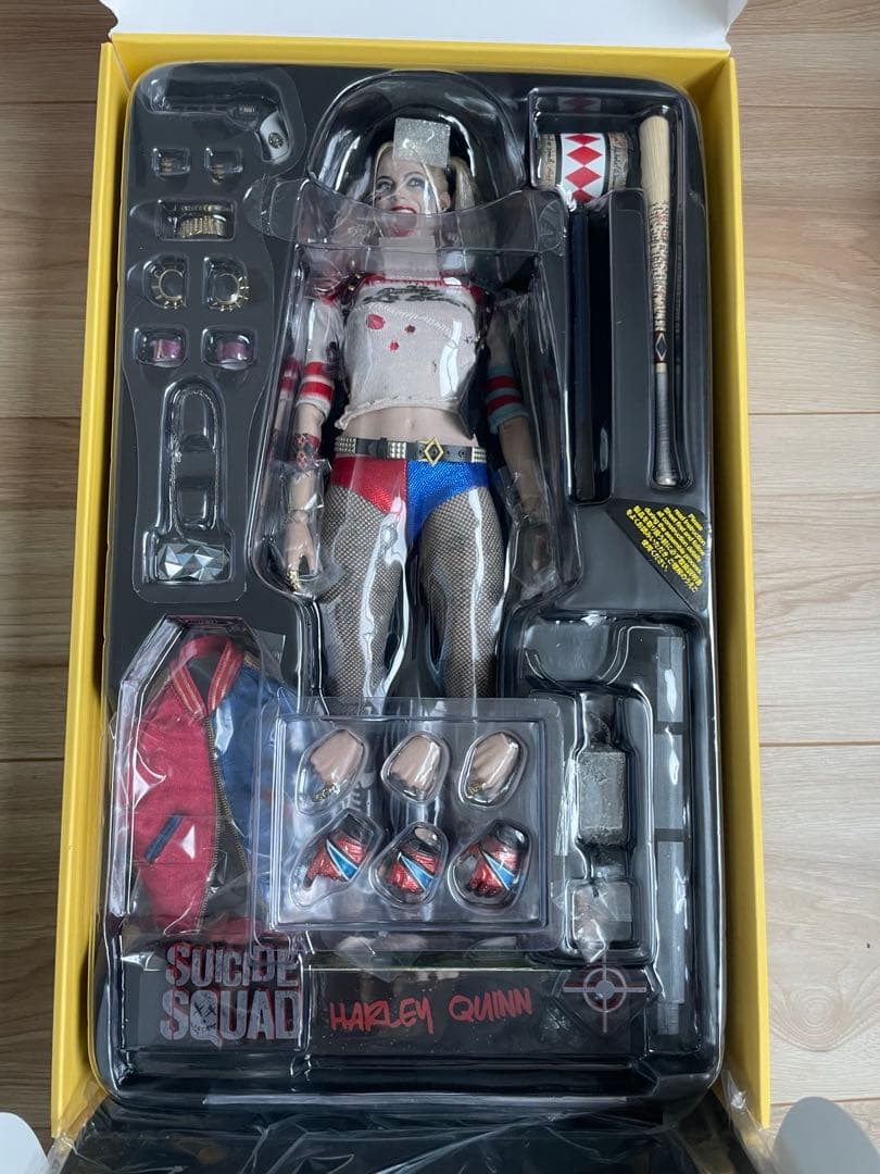 ホットトイズ HOTTOYS ハーレイクイン ボーナスアクセサリー付き 限定