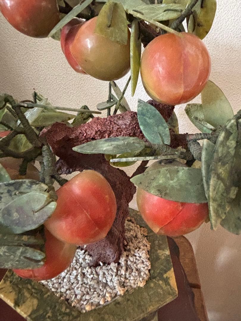 ☆大特価！☆天然石の果物の木の置物