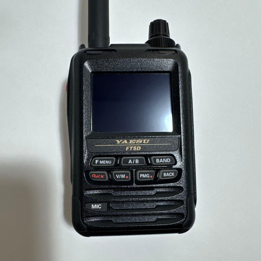 YAESU FT5D トランシーバー