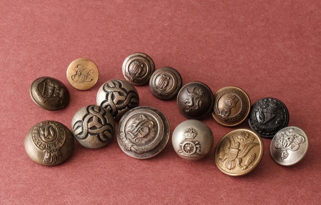 14 イギリス系アメリカ人のヴィンテージボタン紋章（手芸素材／手芸用品）
