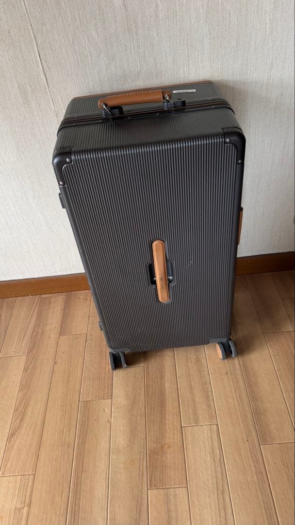 D*l様 大型スーツケース キャリーケース