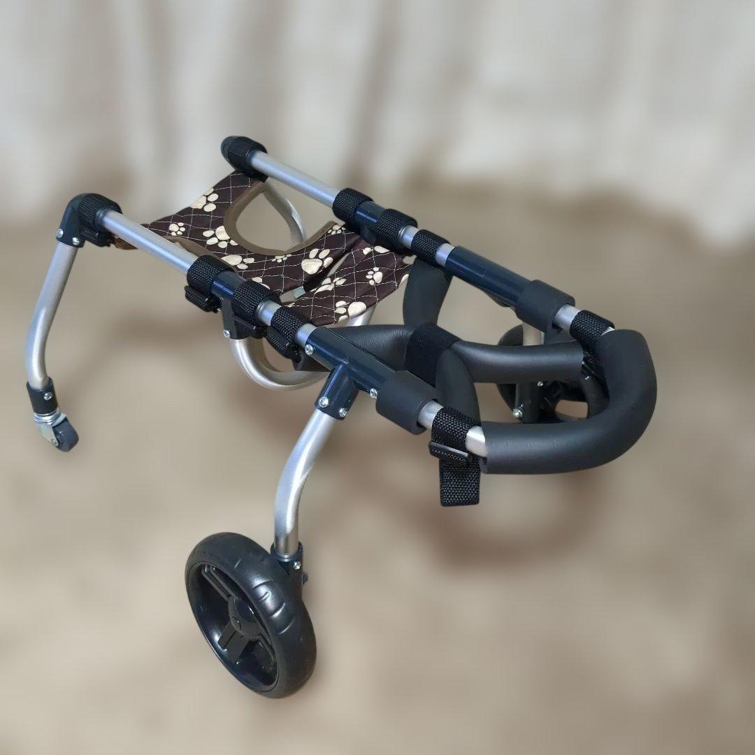 ワンちゃん4輪　リハビリ　食事補助　犬用車椅子　床ずれ防止　犬の歩行器